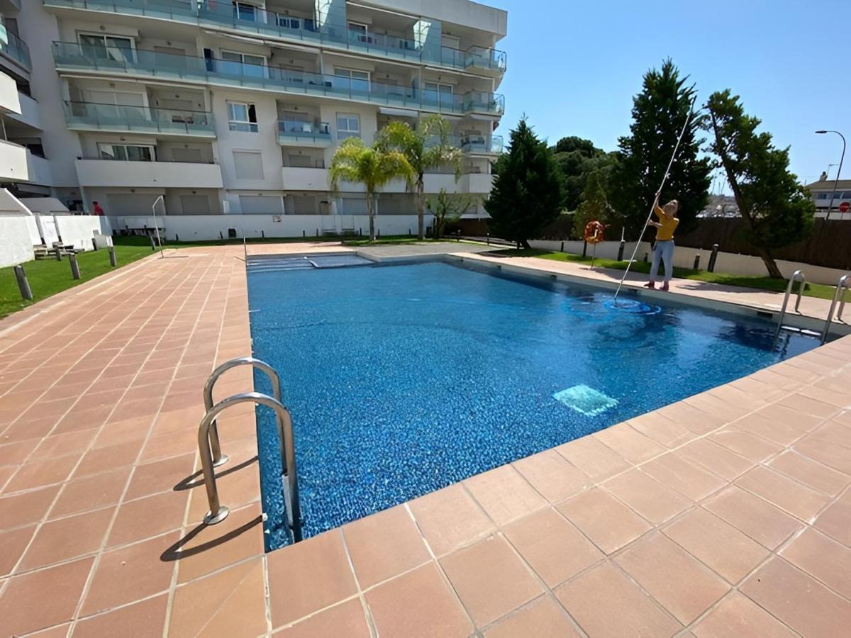Superbe Appartement Renove, Residence Avec Piscine Roses Exterior photo