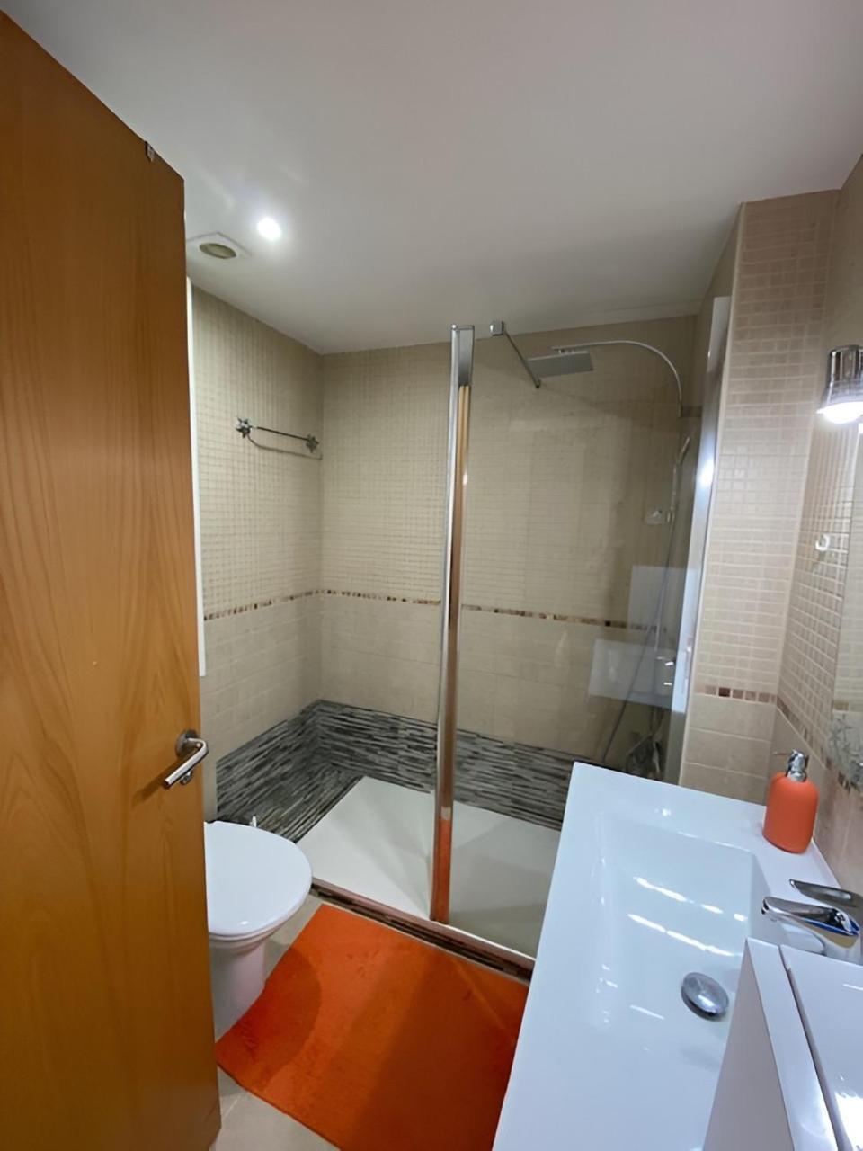 Superbe Appartement Renove, Residence Avec Piscine Roses Exterior photo