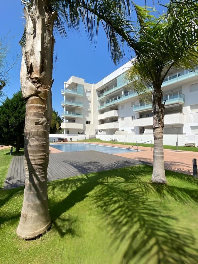 Superbe Appartement Renove, Residence Avec Piscine Roses Exterior photo
